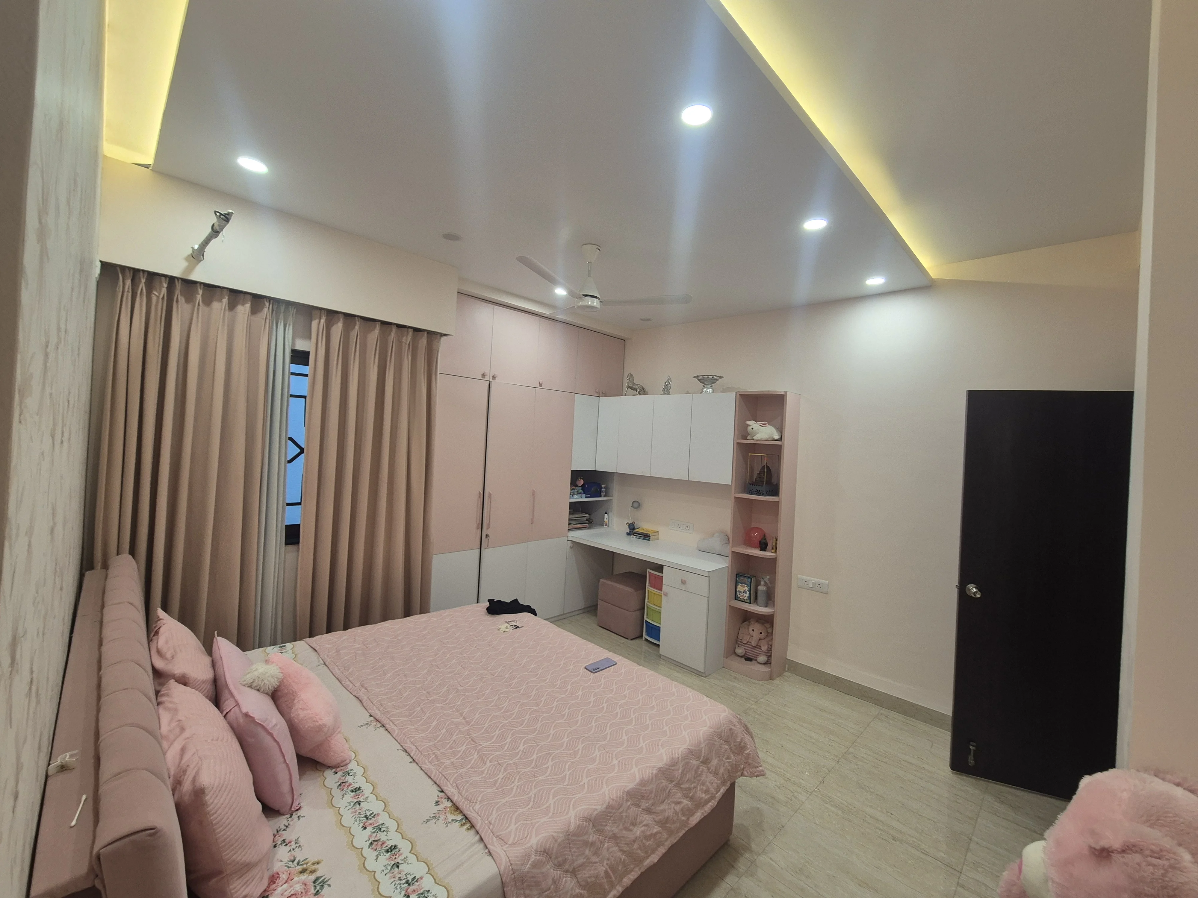 Bespoke Executive Living Hall